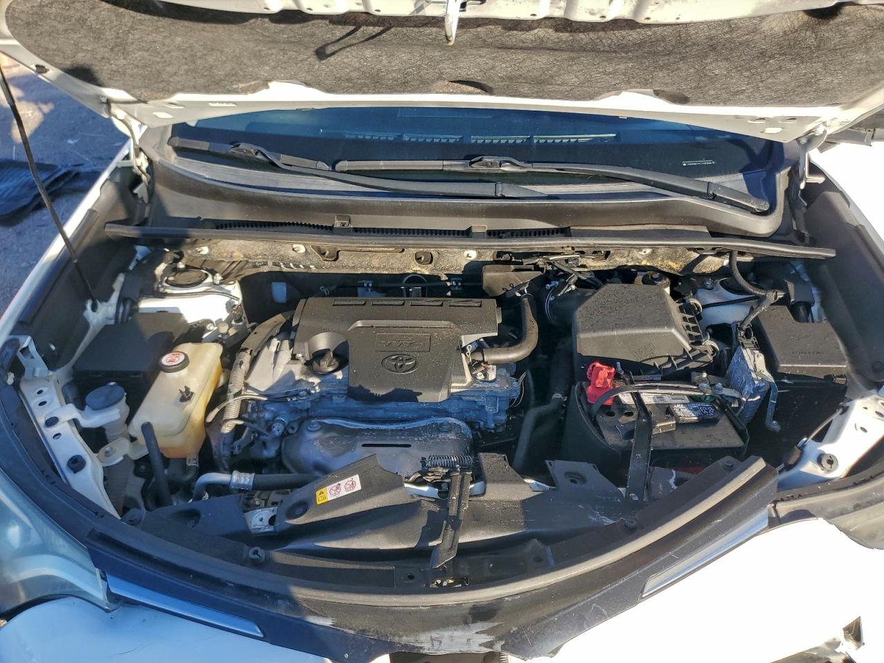 Toyota RAV4 Le Image 5