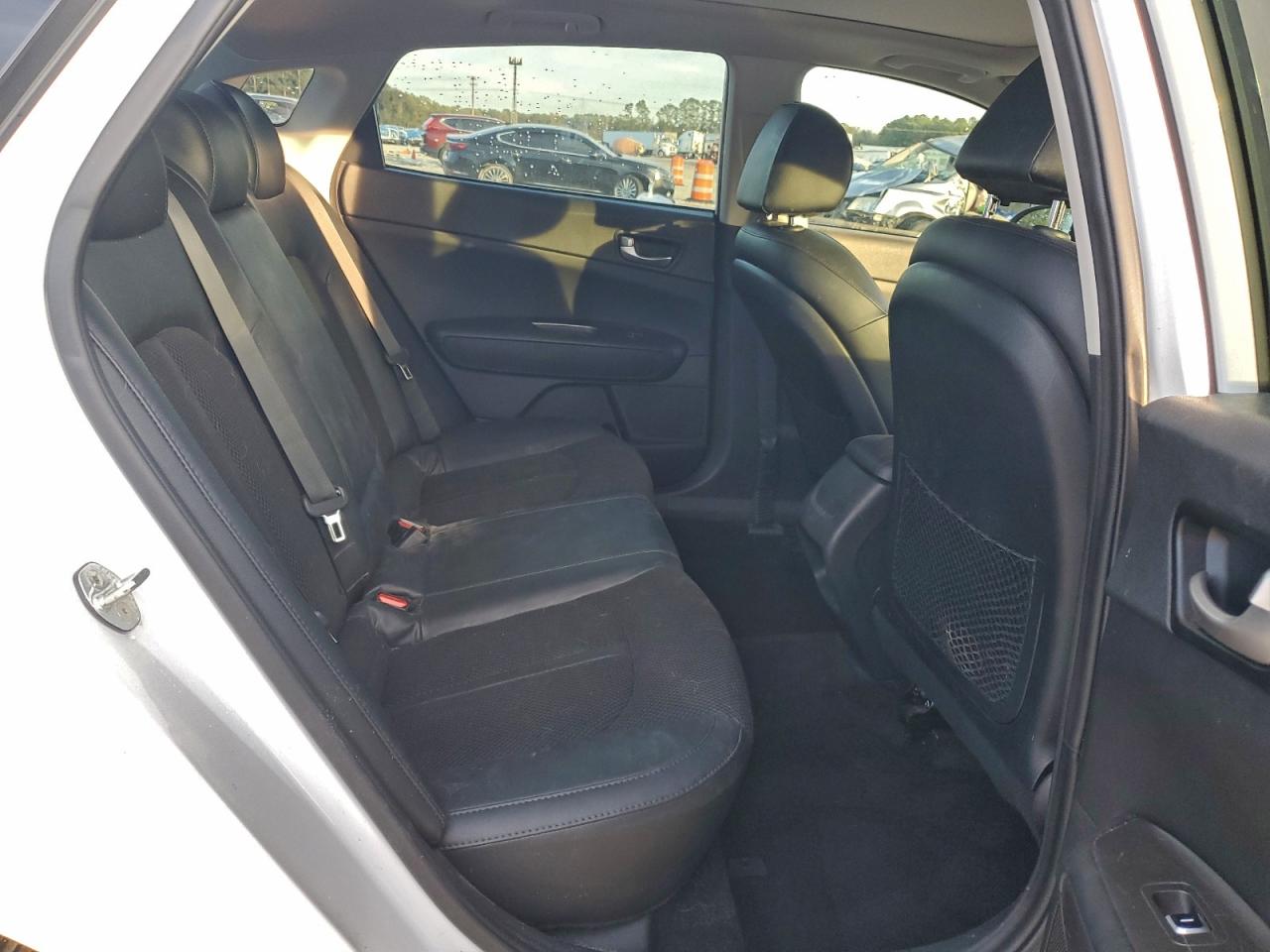 Kia Optima Lx Image 7