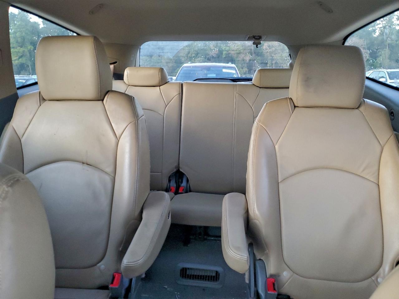 Chevrolet Traverse Lt Image 13