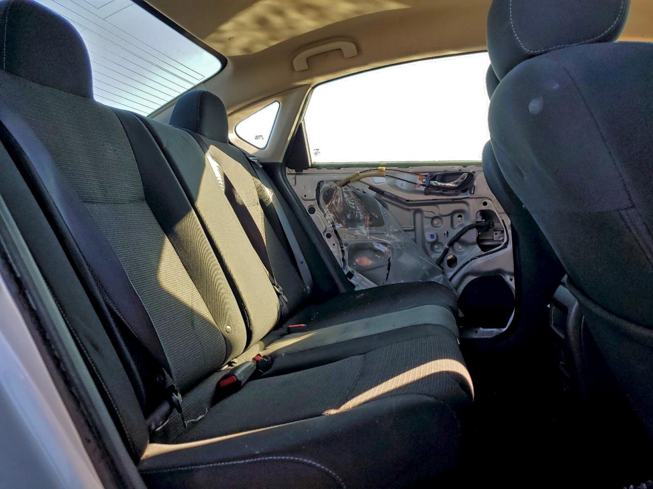 Nissan Sentra S Image 4