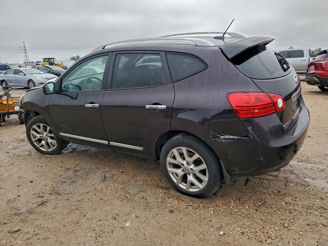 Nissan Rogue S Image 3