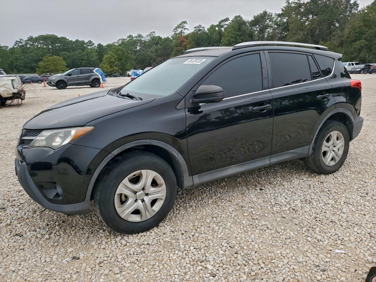 Toyota RAV4 Le Image 1