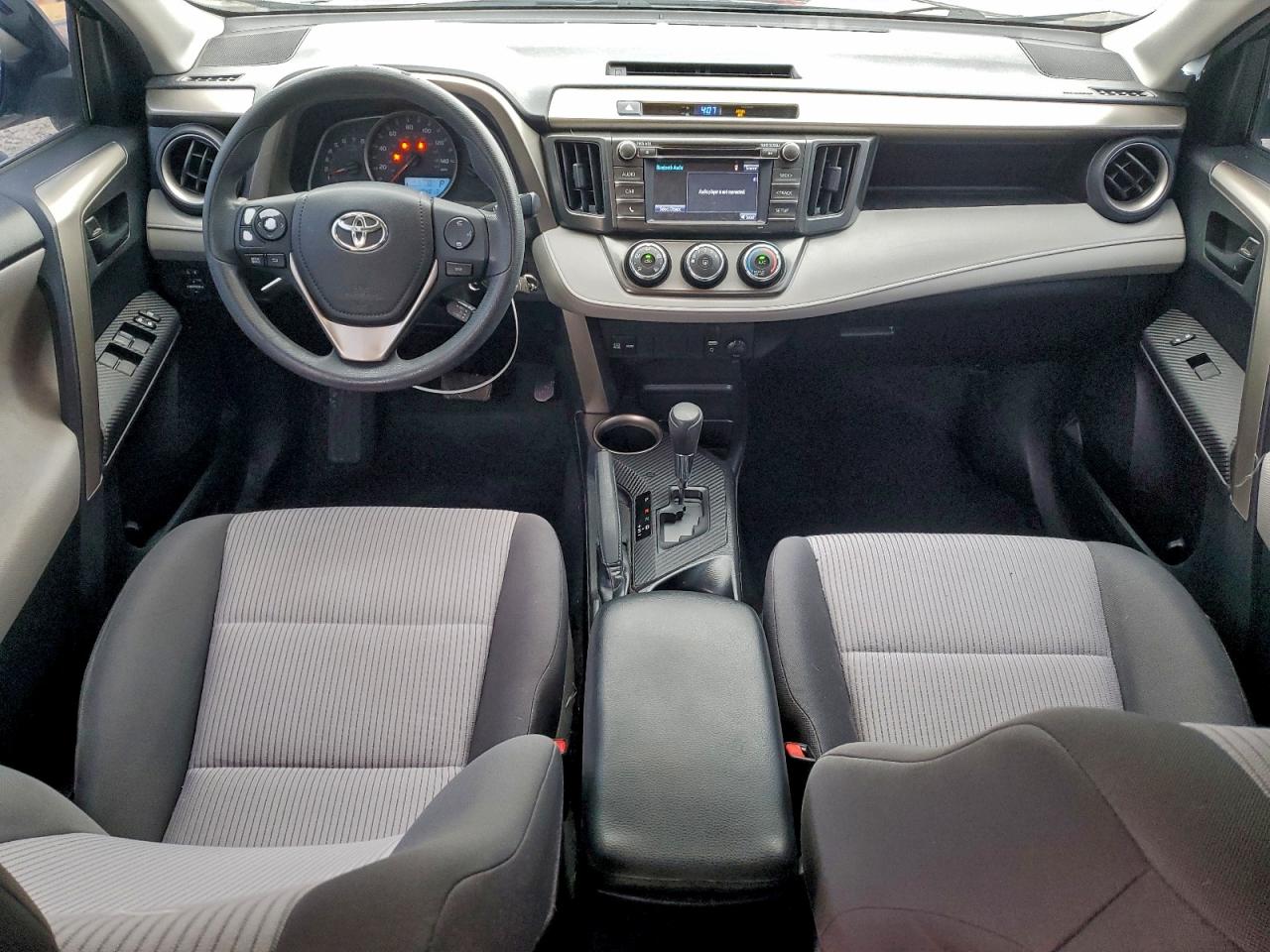 Toyota RAV4 Le Image 13