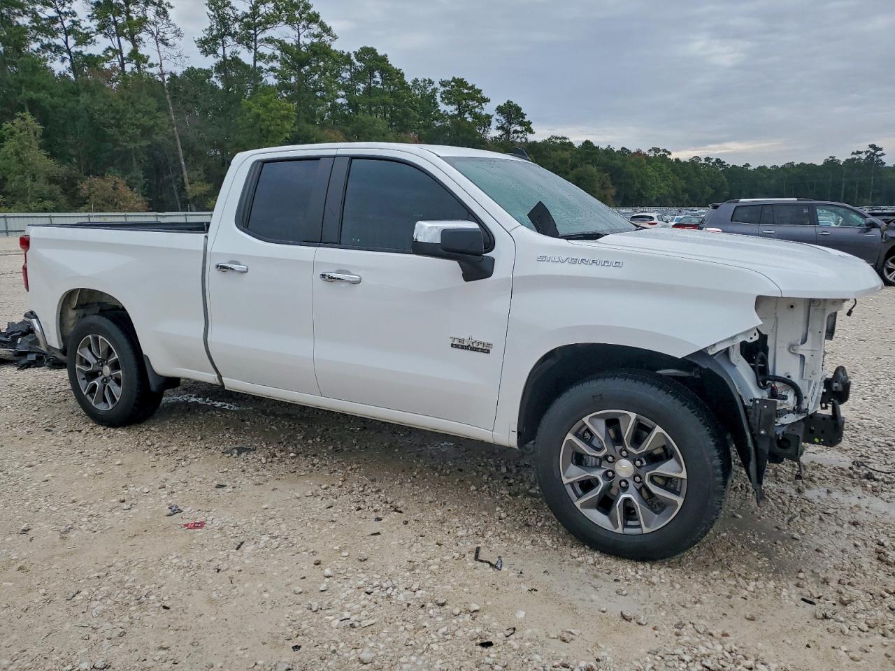 Chevrolet Silverado C1500 Lt Image 3