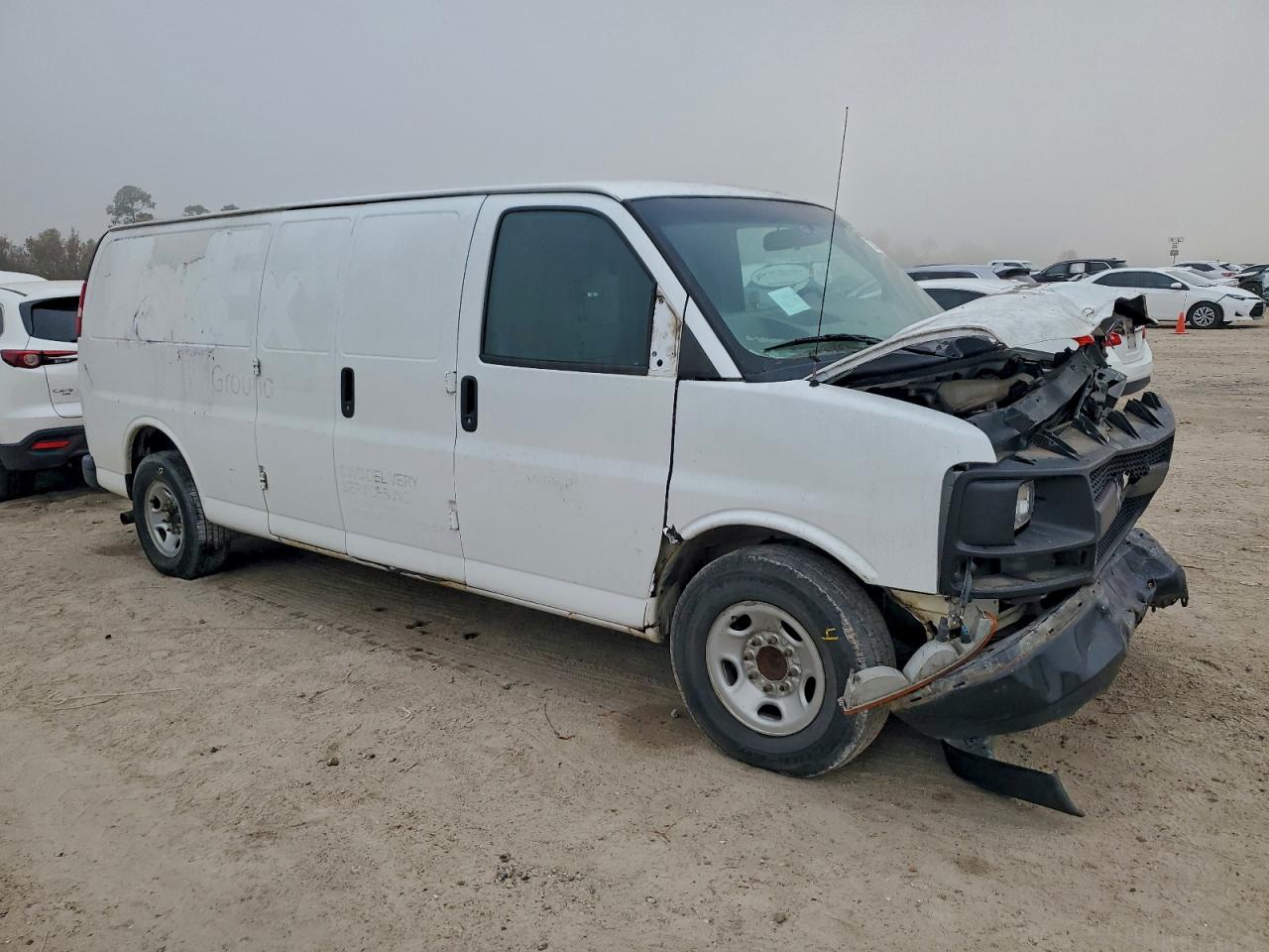 Chevrolet Express Image 8