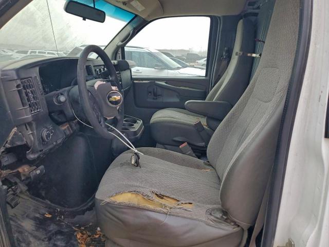 Chevrolet Express Image 4