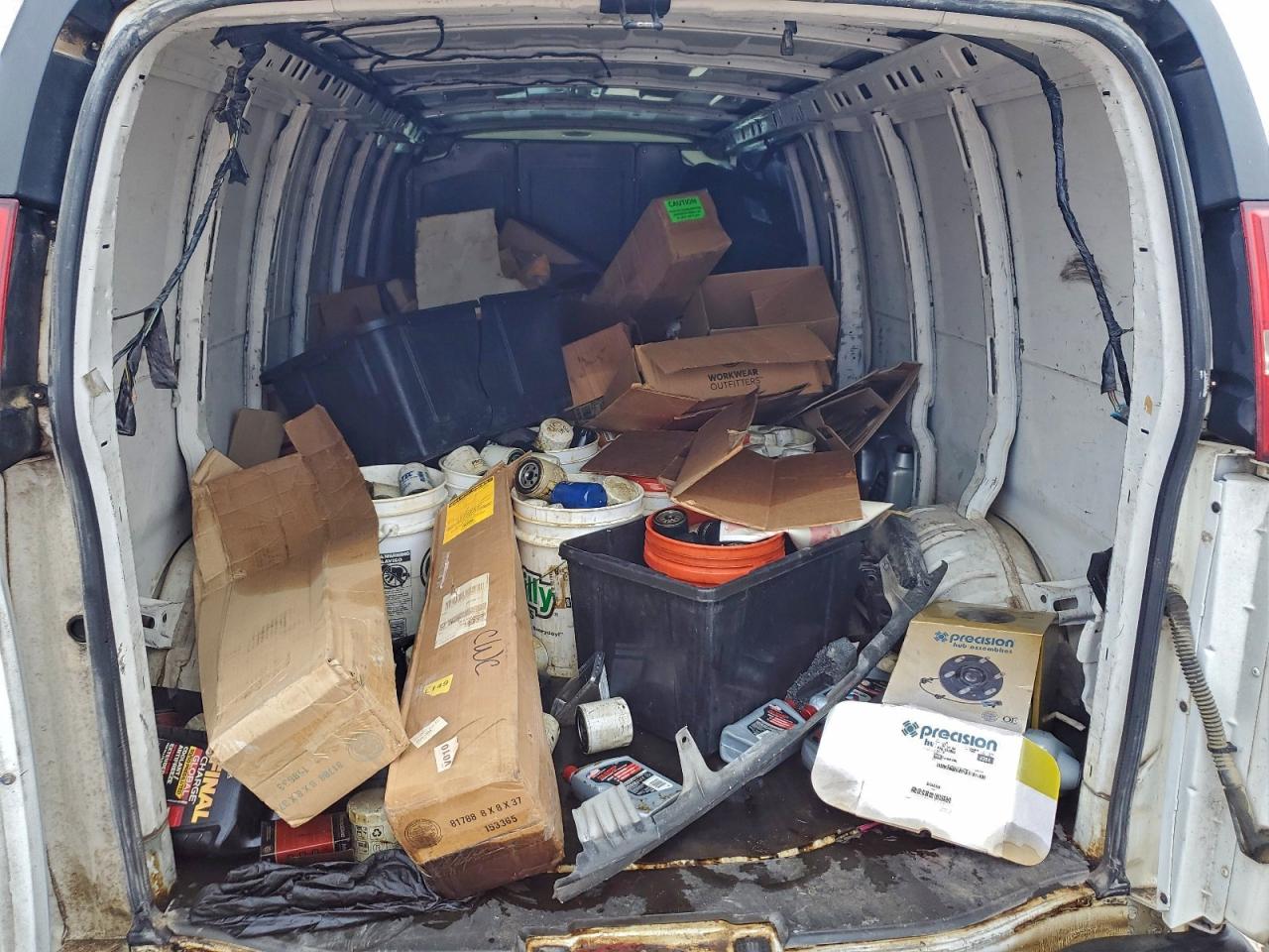 Chevrolet Express Image 9