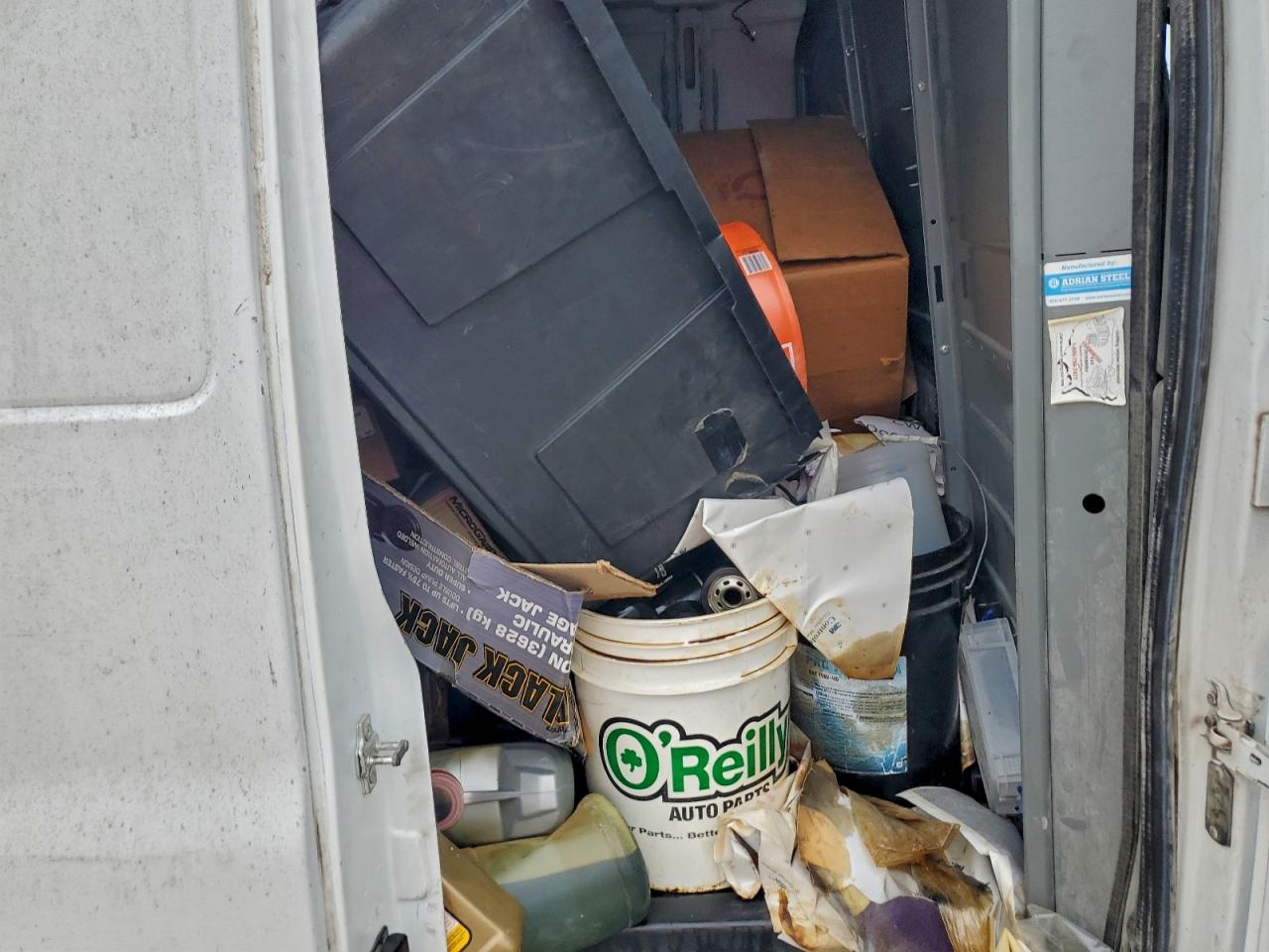 Chevrolet Express Image 11