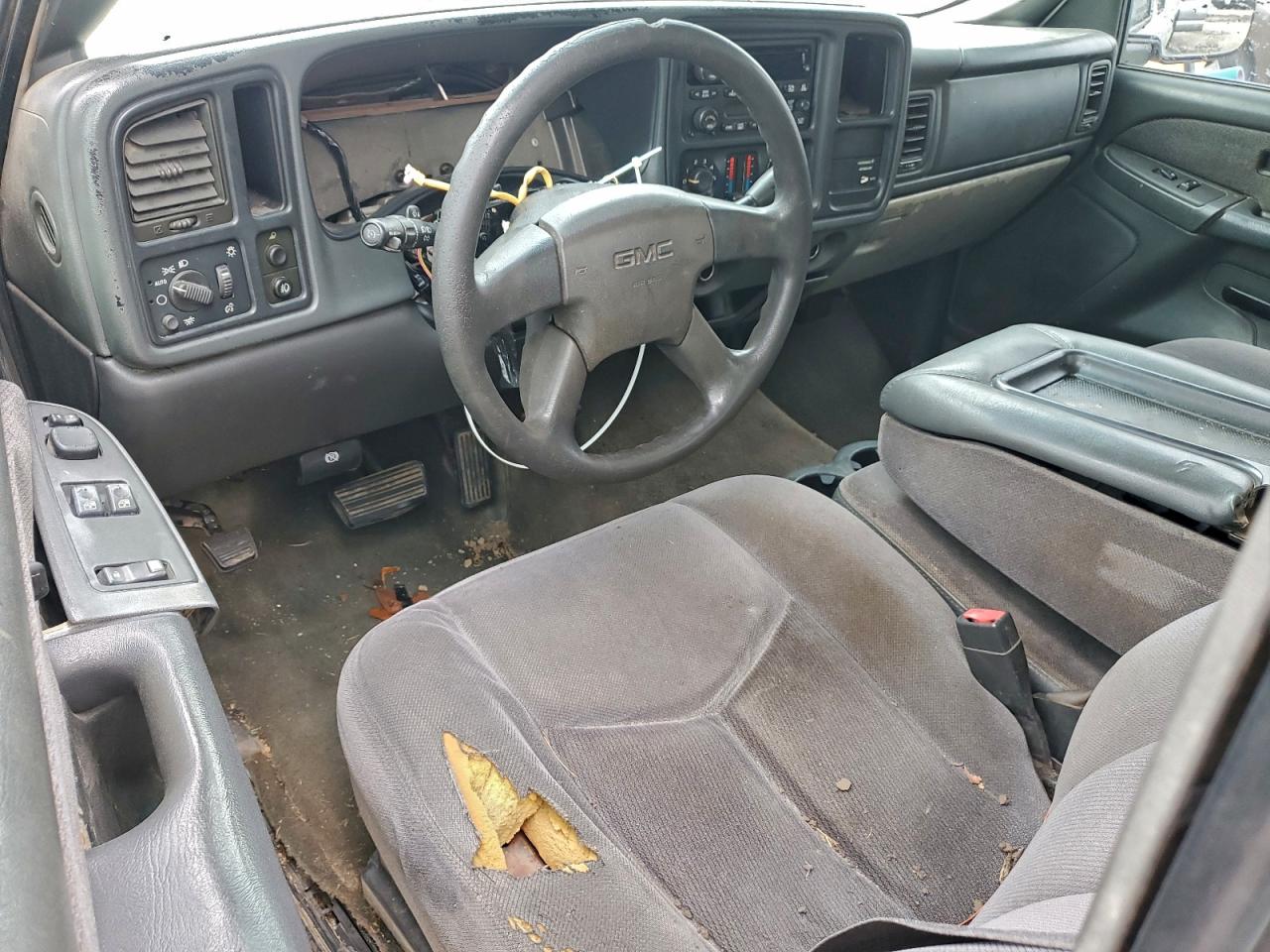 GMC Sierra C1500 Image 4