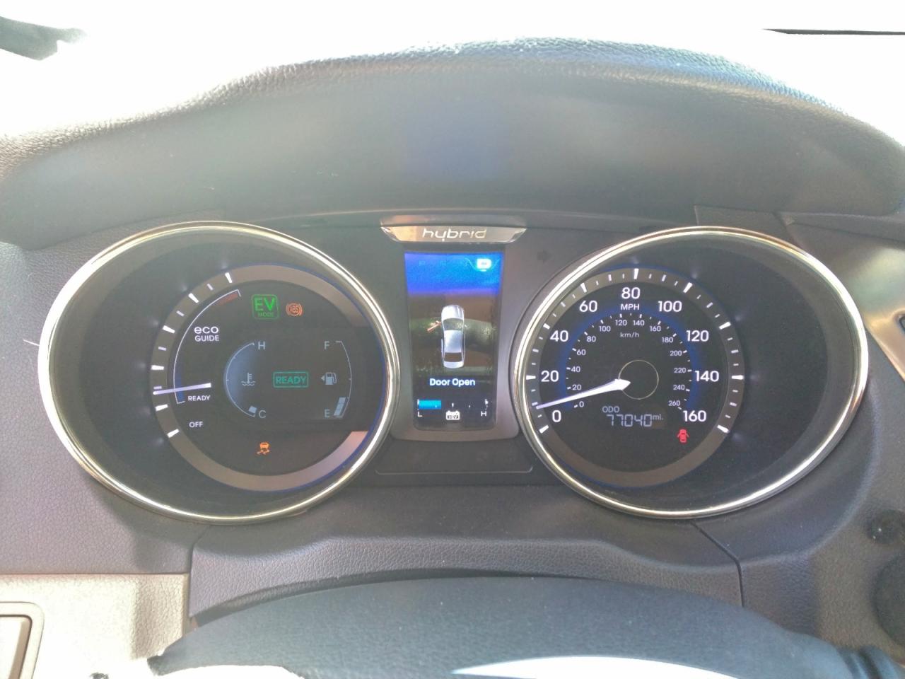 Hyundai SONATA Hybrid Image 8