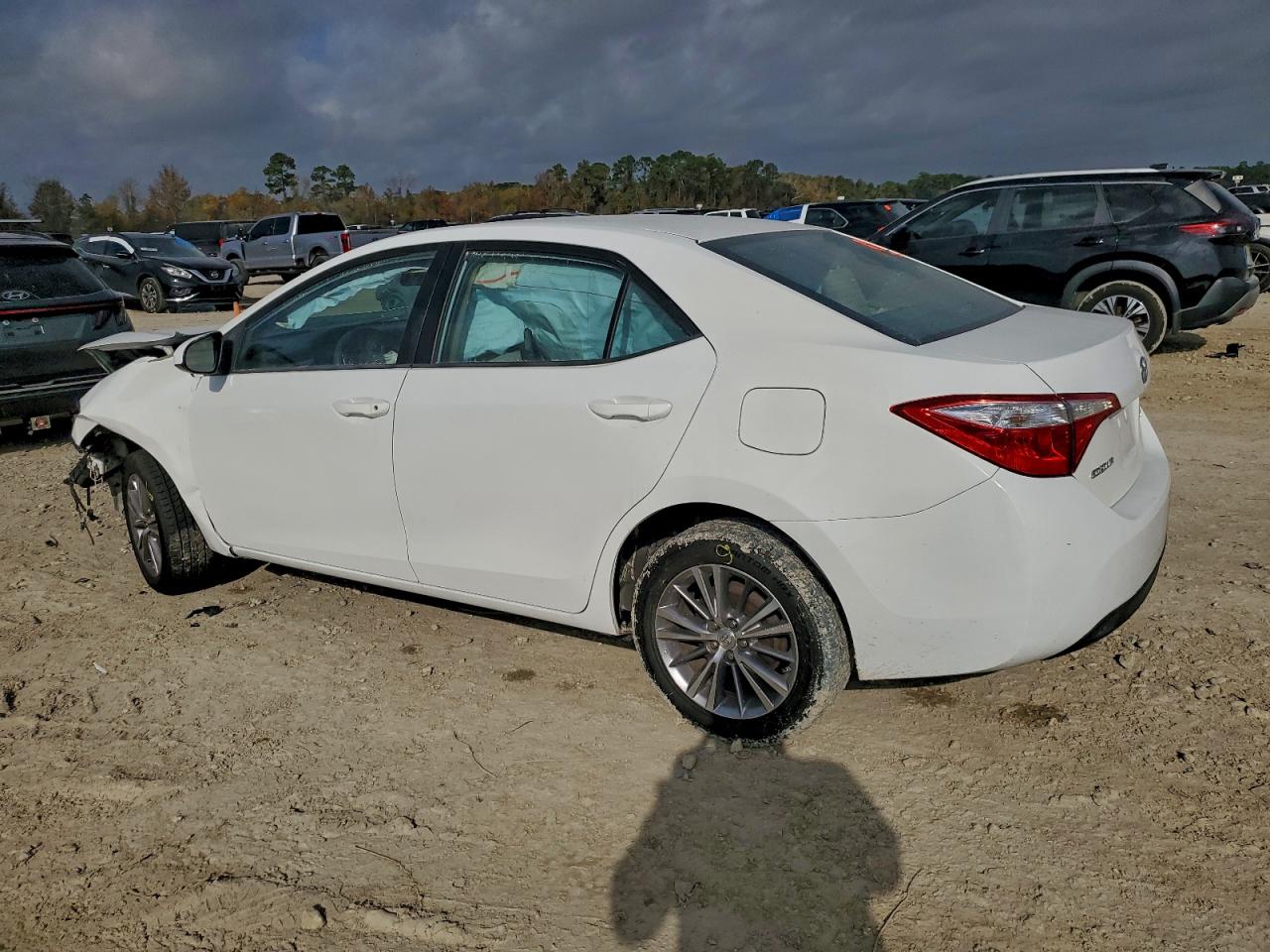 Toyota Corolla L Image 3