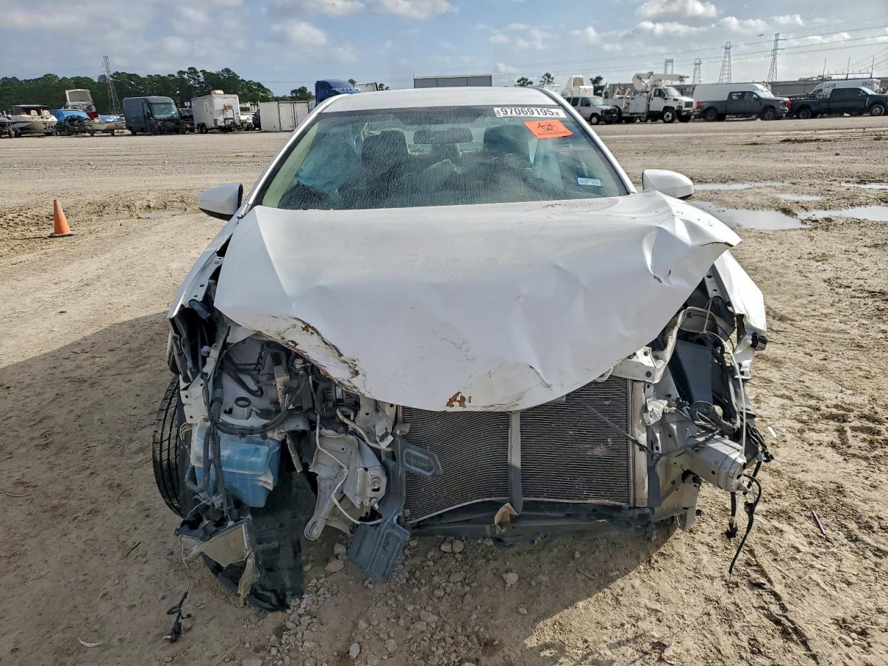 Toyota Corolla L Image 6