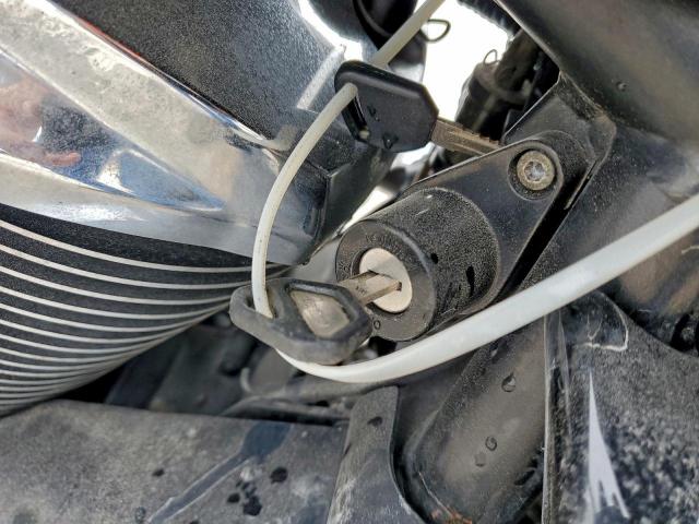 Kawasaki Vulcan 900 C Image 9