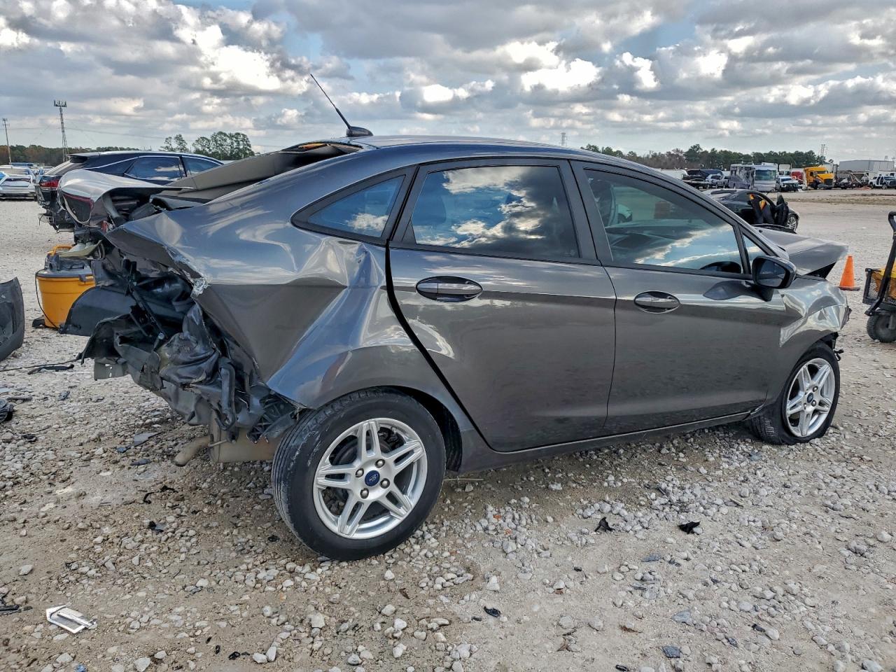 Ford Fiesta Se Image 3