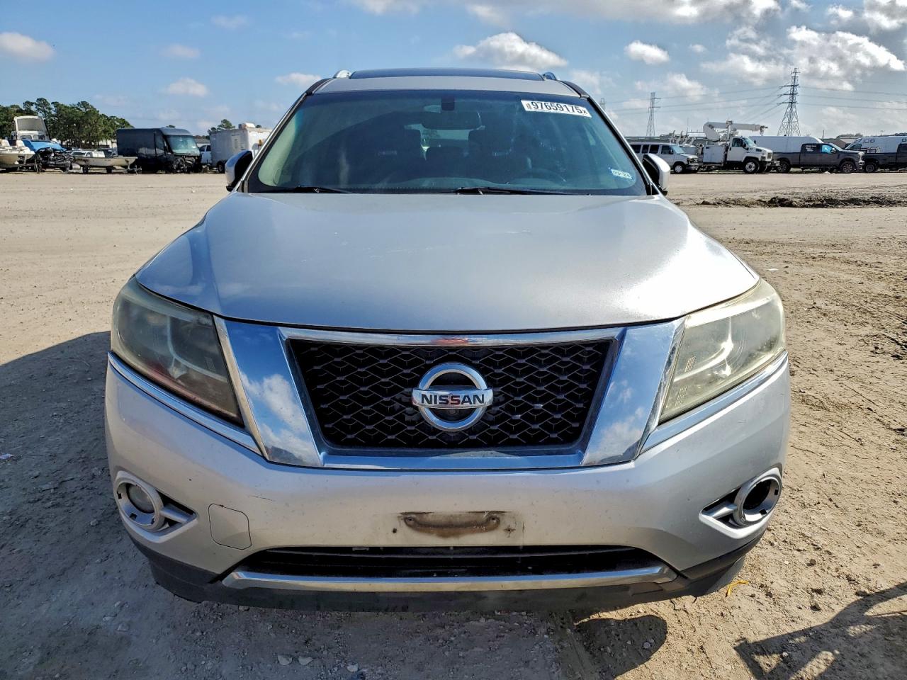 Nissan Pathfinder S Image 3