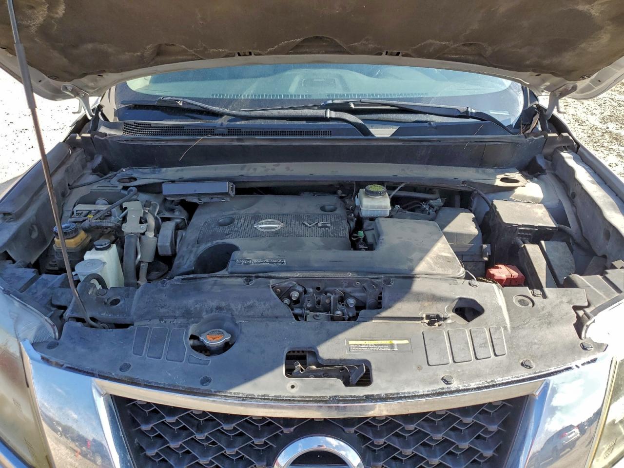 Nissan Pathfinder S Image 11