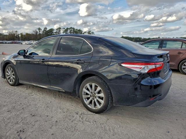 Toyota Camry L Image 4