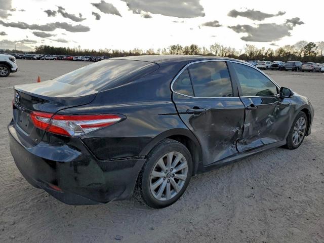 Toyota Camry L Image 6