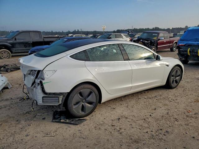 Tesla Model 3 Image 4