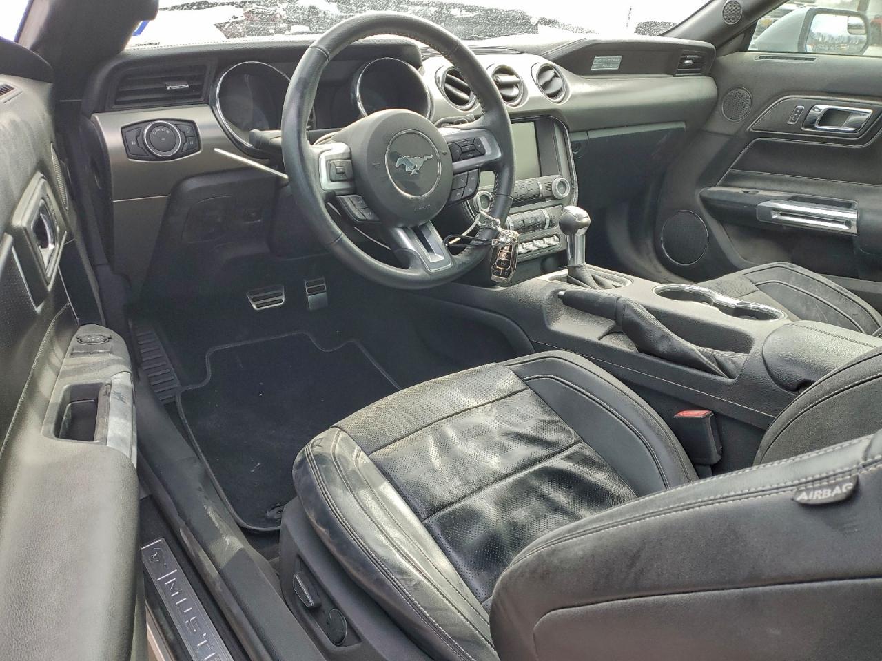 Ford Mustang Image 9