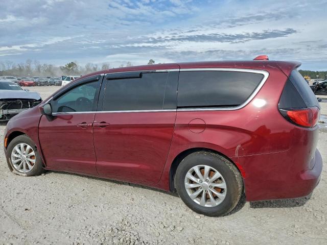 Chrysler Pacifica Touring Image 2