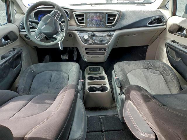 Chrysler Pacifica Touring Image 12