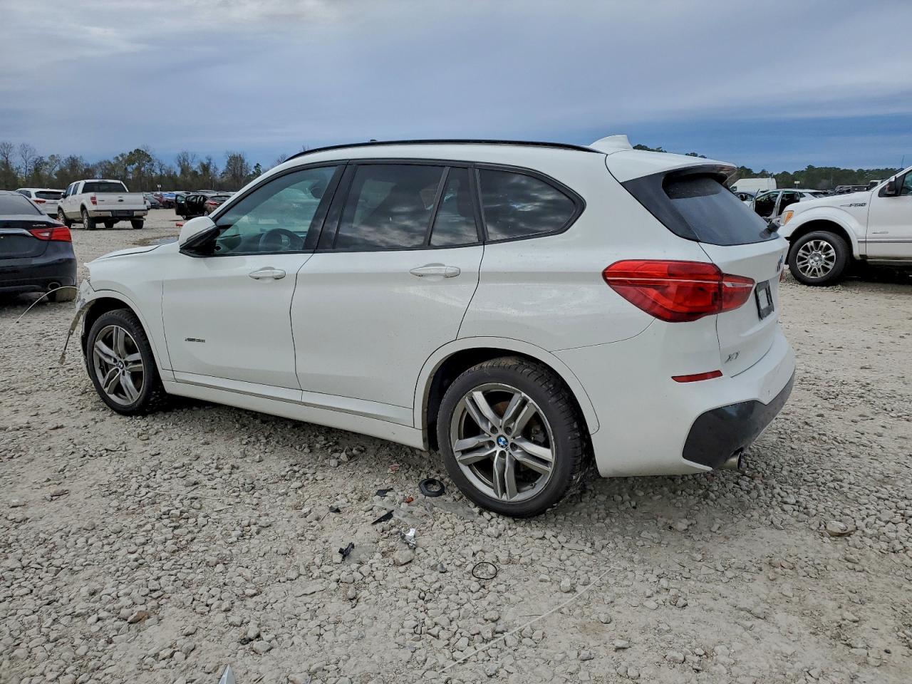 BMW X Series Xdrive28i Image 2