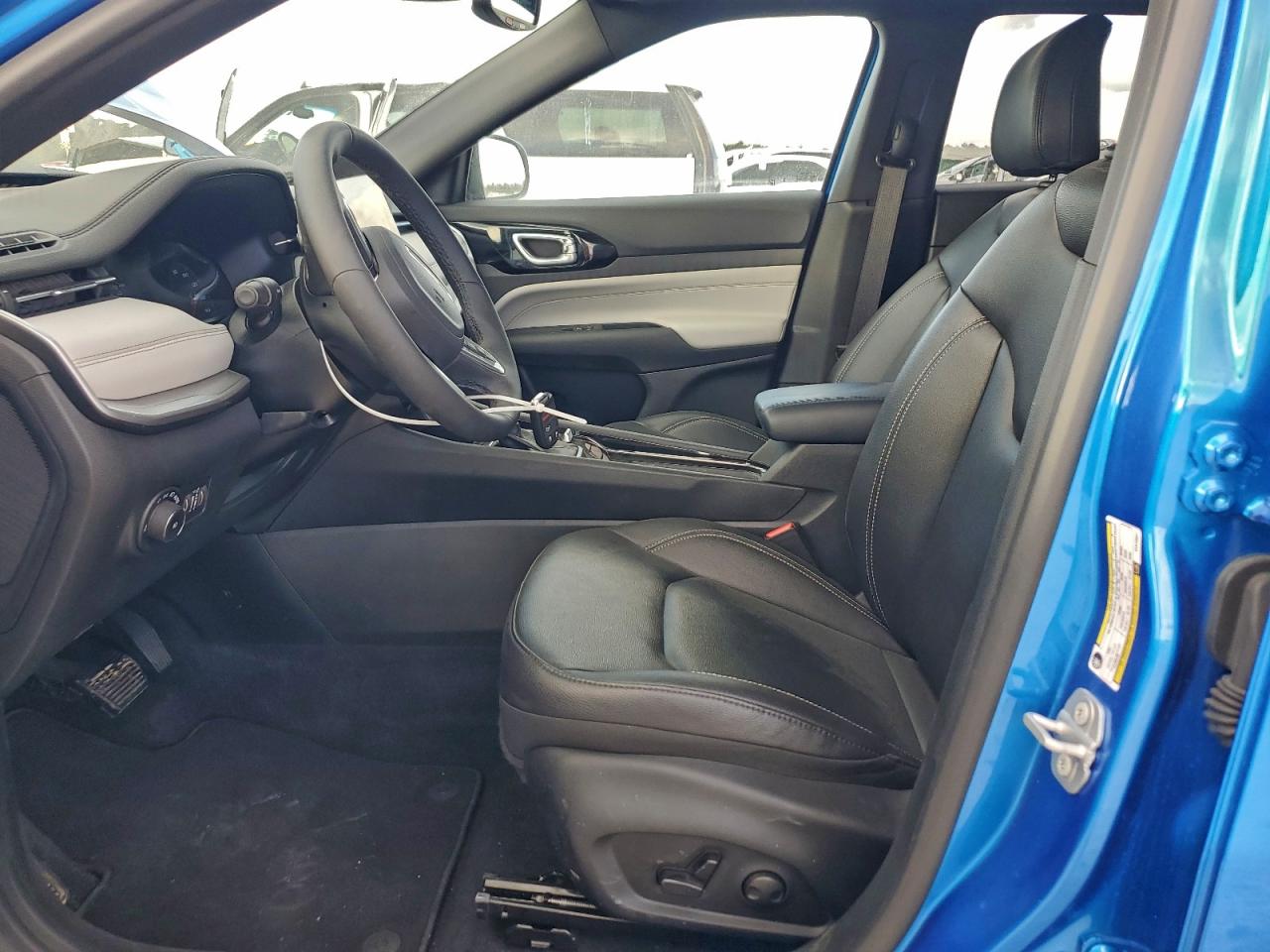 Jeep Compass Limited Image 2