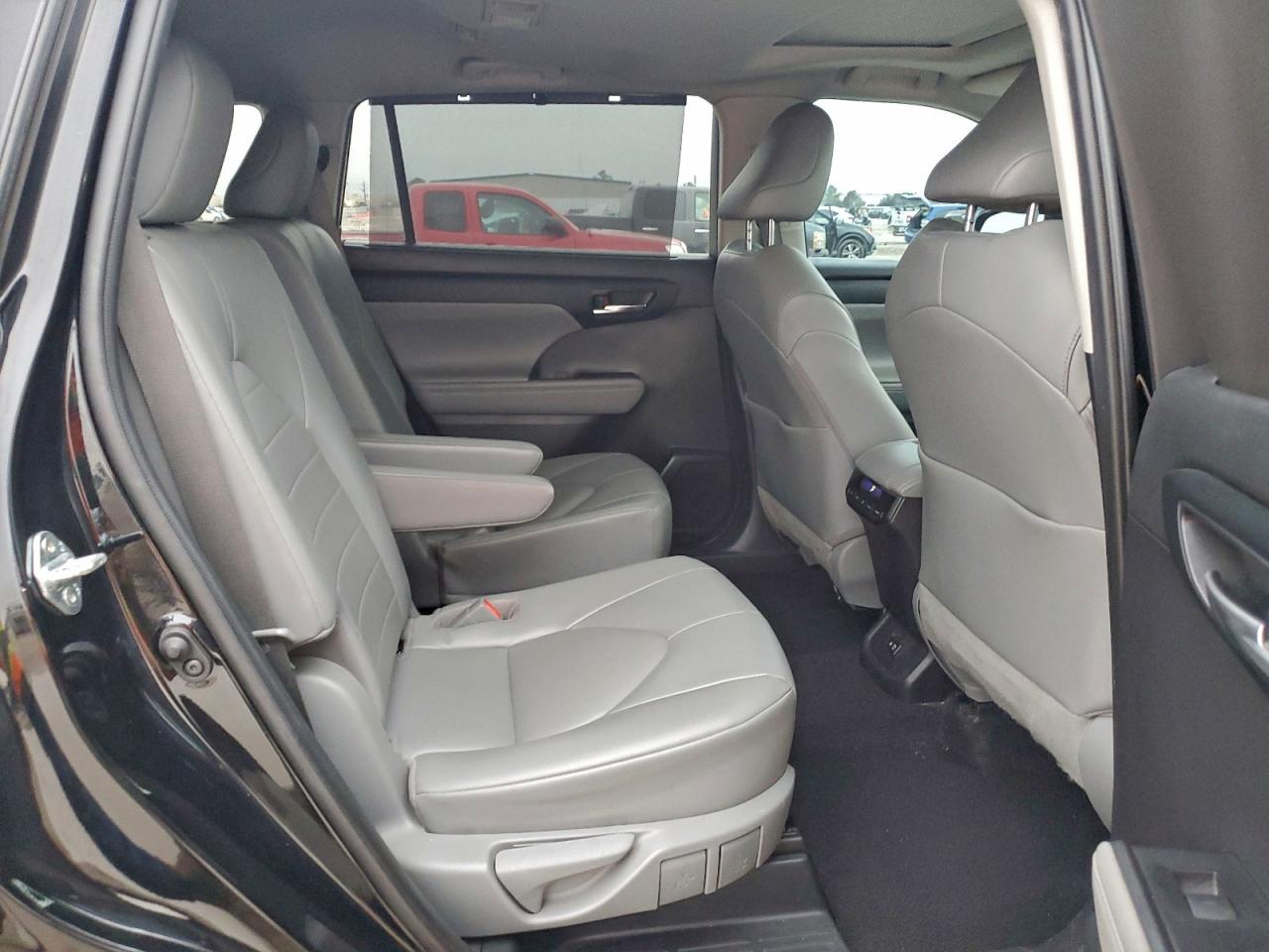 Toyota Highlander Xle Image 10