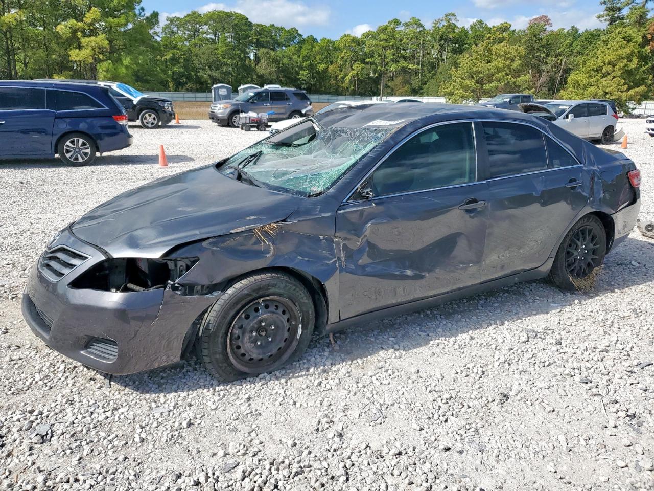 Toyota Camry Base Image 1