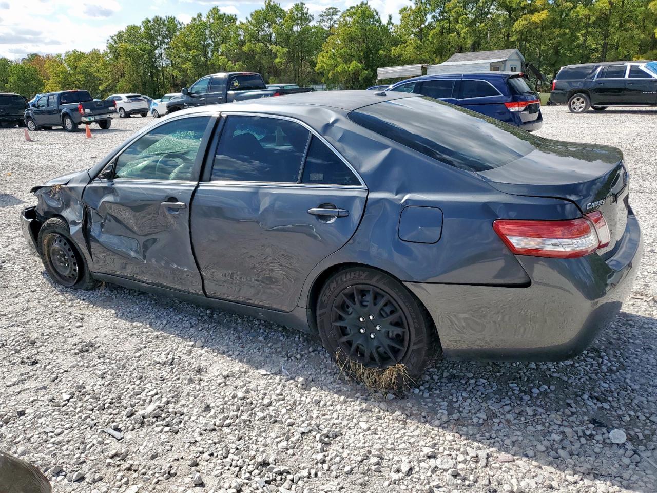 Toyota Camry Base Image 5