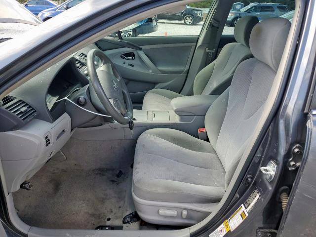 Toyota Camry Base Image 3