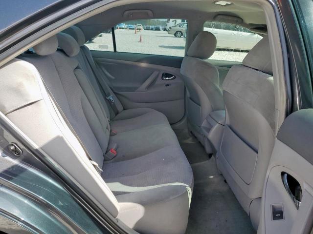 Toyota Camry Base Image 9