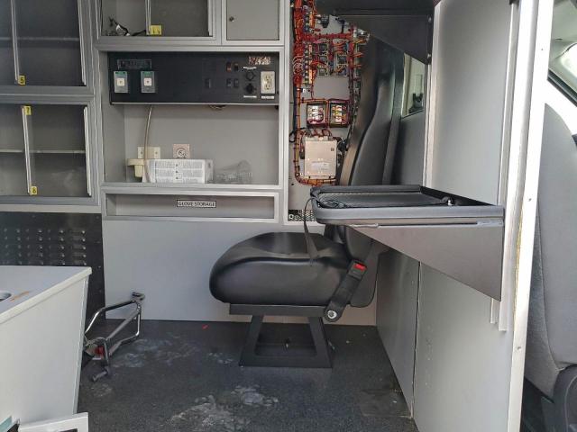 Ford Transit T-250 Image 10