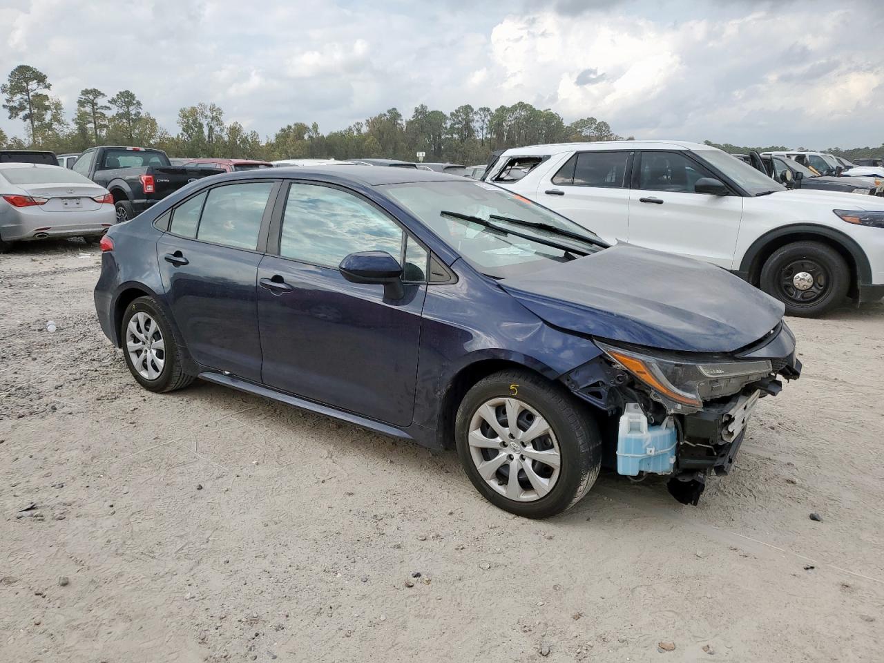 Toyota Corolla Le Image 10