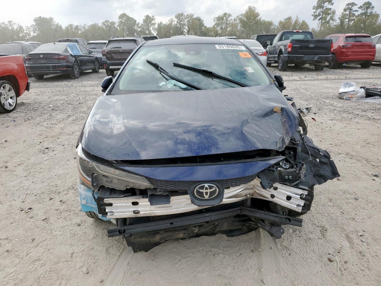 Toyota Corolla Le Image 4