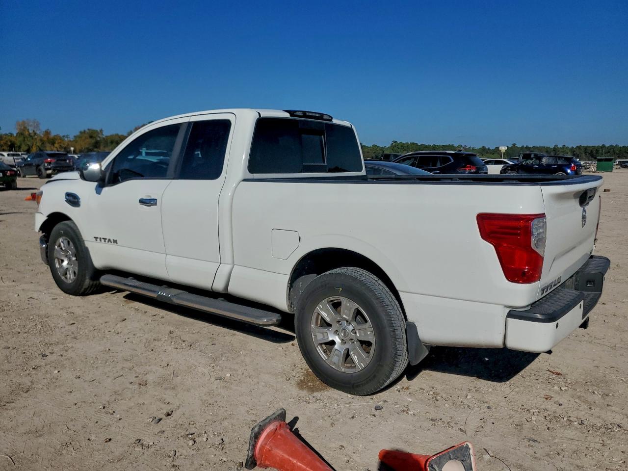 Nissan Titan Sv Image 2