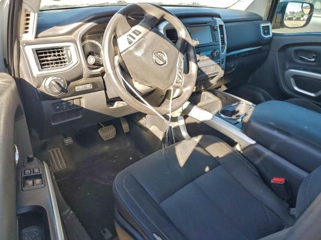 Nissan Titan Sv Image 8