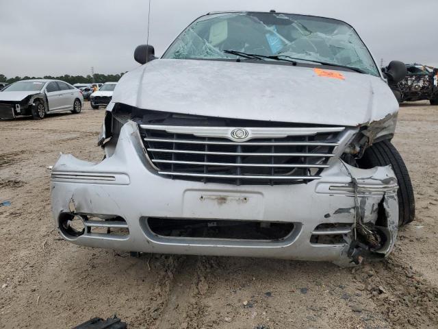 Chrysler Minivan Limited Image 3