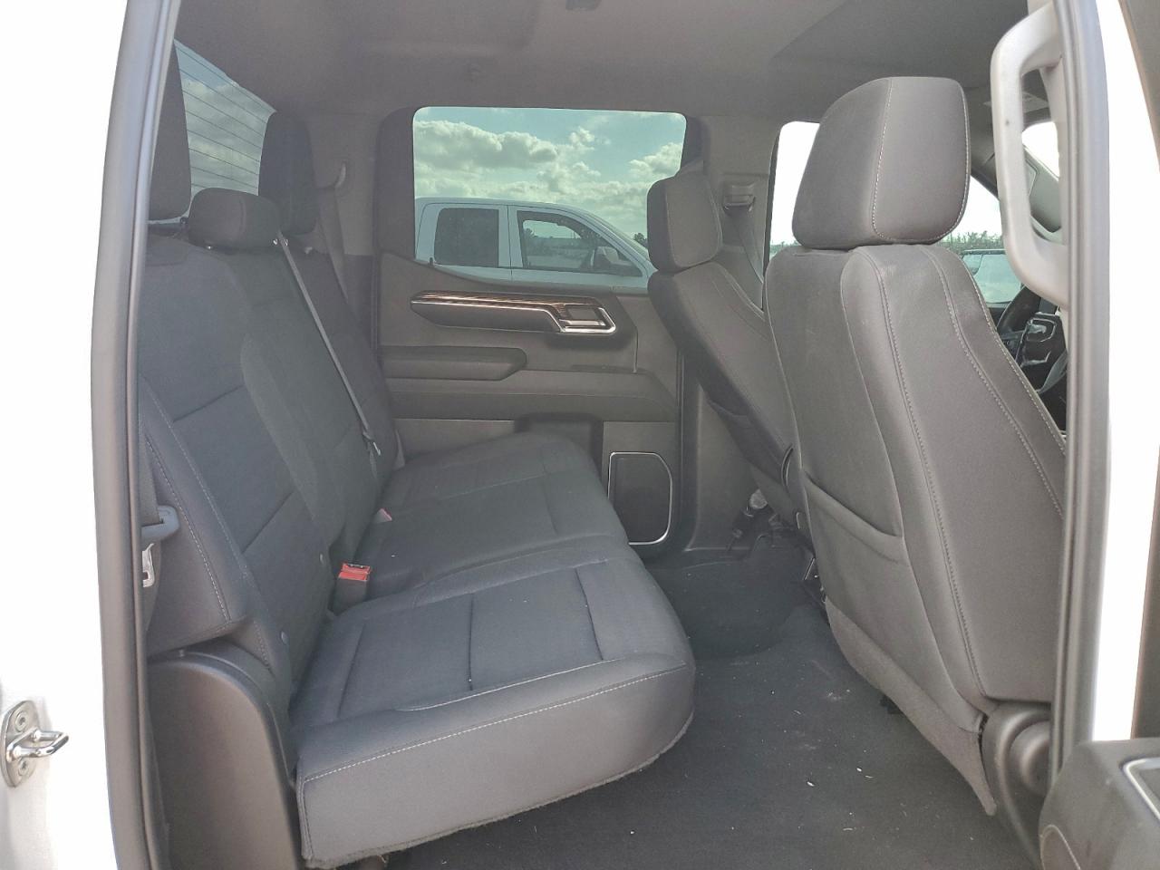 GMC Sierra K1500 Sle Image 6