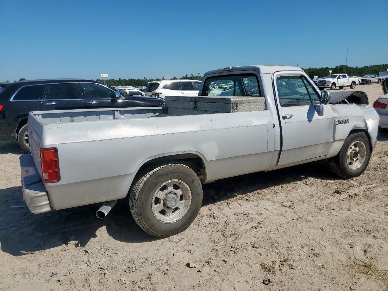 Dodge D Series D200 Image 3