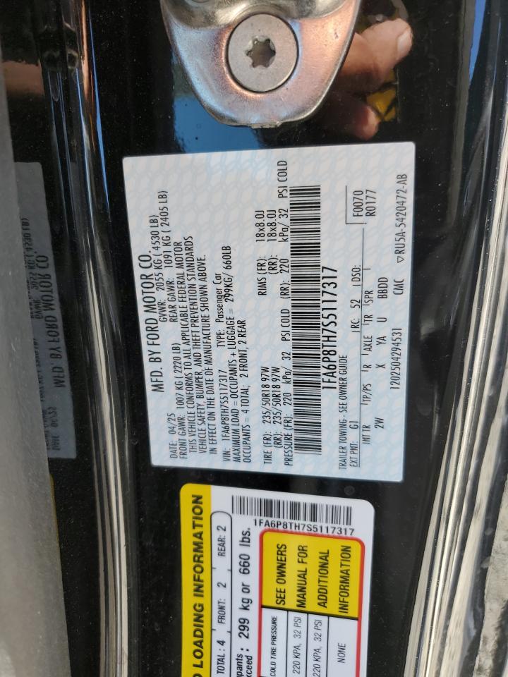 Ford Mustang Image 8