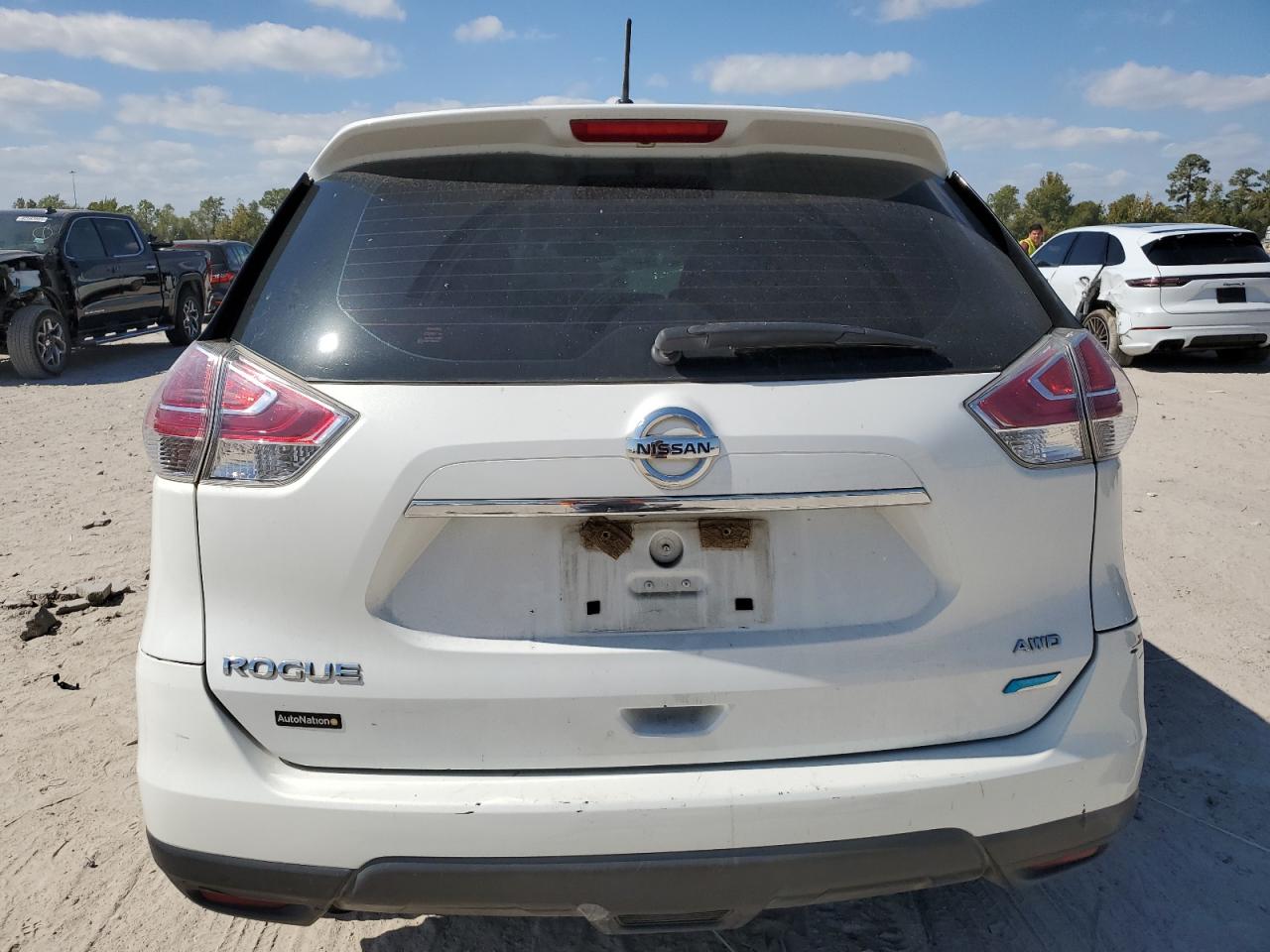 Nissan Rogue S Image 8