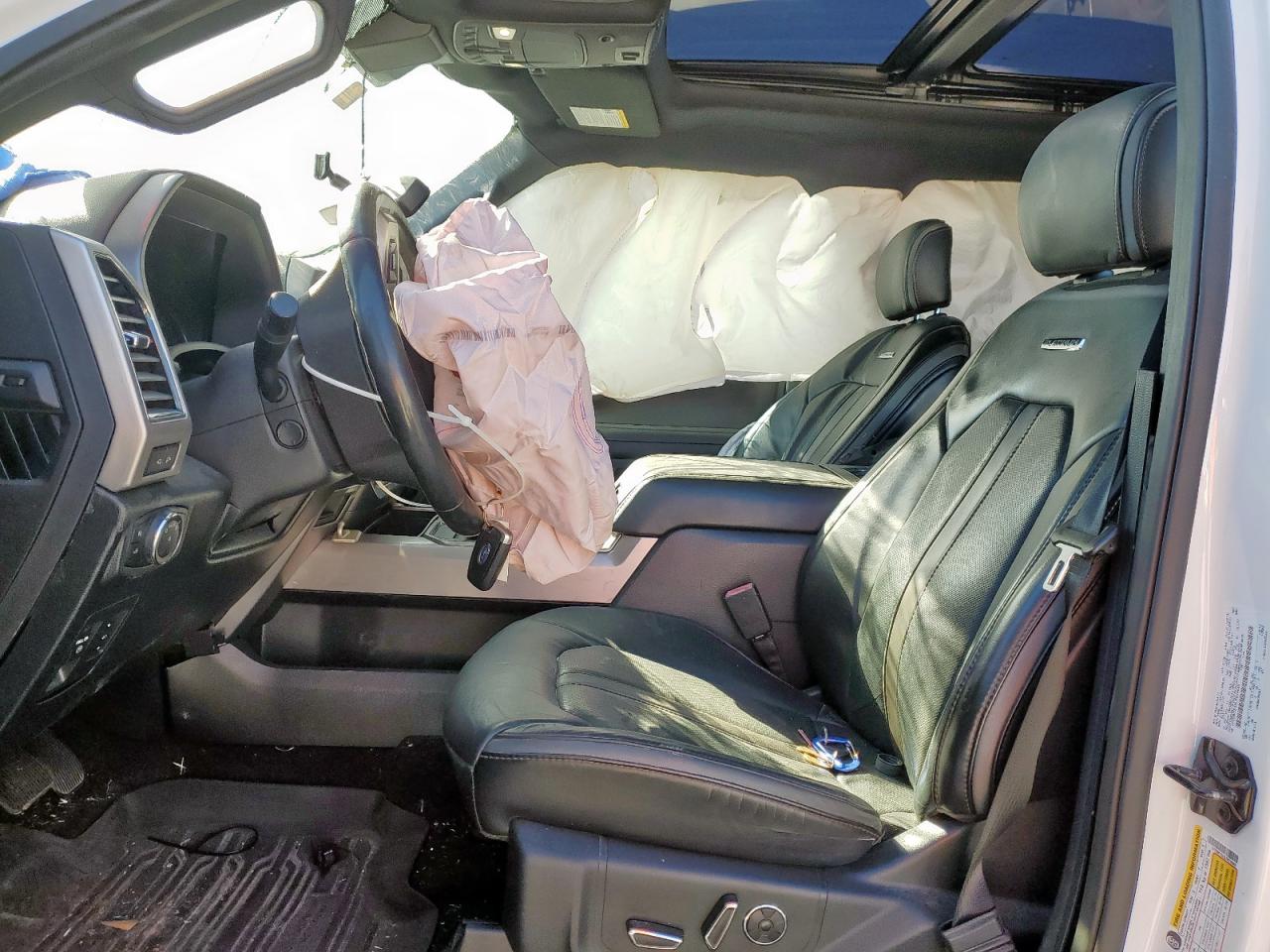 Ford F-150 Supercrew Image 8