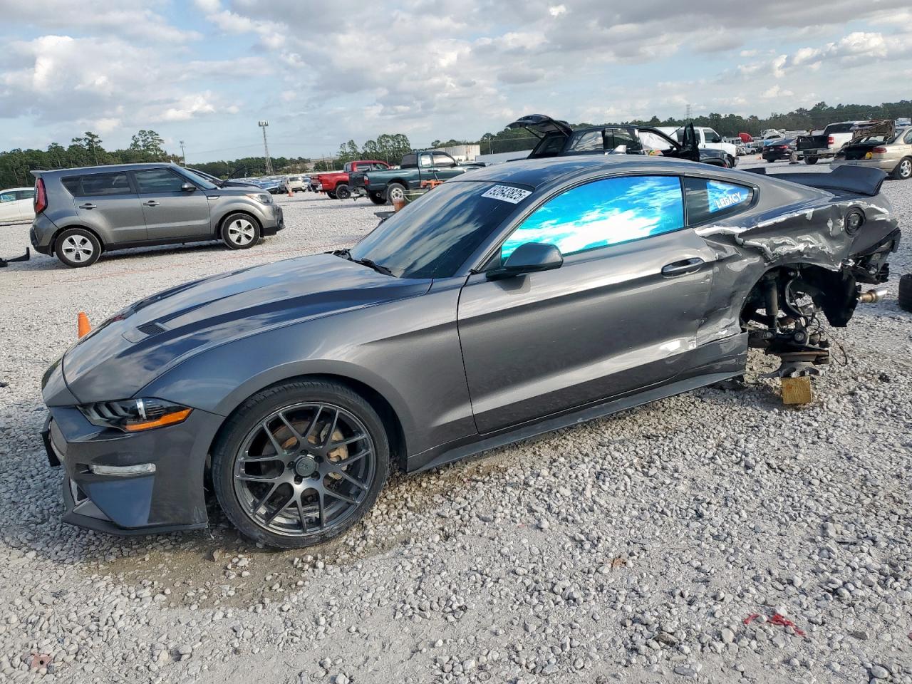 Ford Mustang Image 1