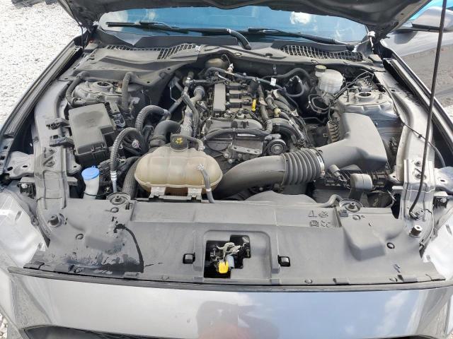 Ford Mustang Image 9