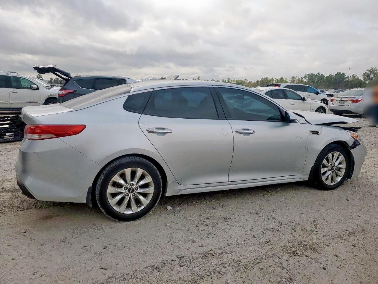 Kia Optima Ex Image 2