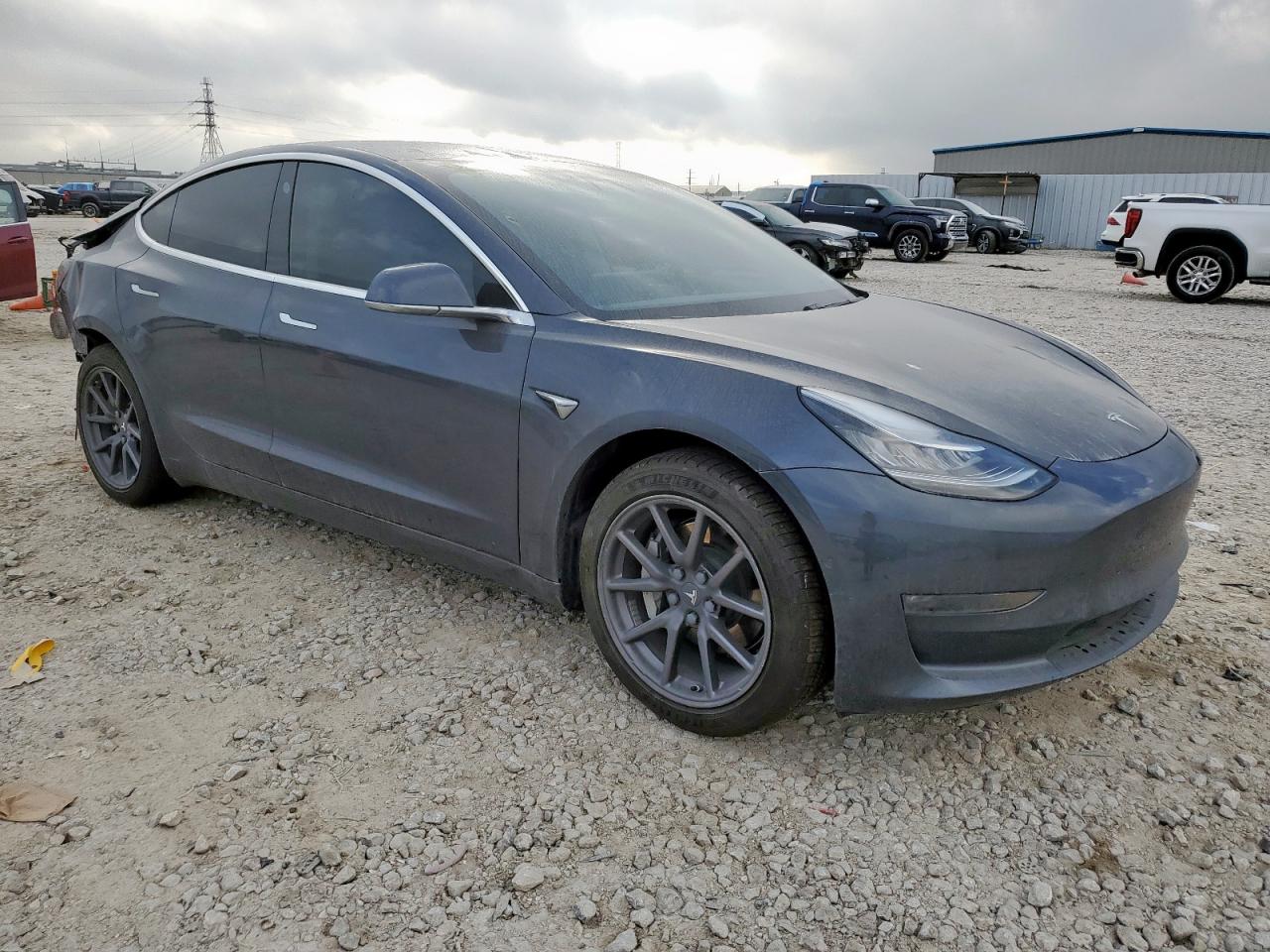 Tesla Model 3 Image 6