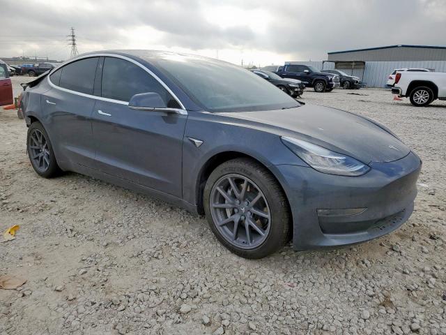 Tesla Model 3 Image 6