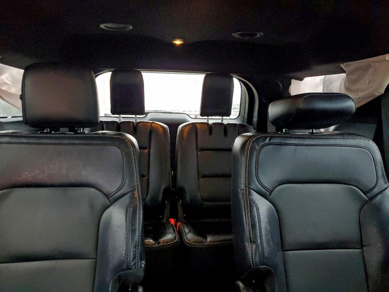 Ford Explorer Limited Image 3